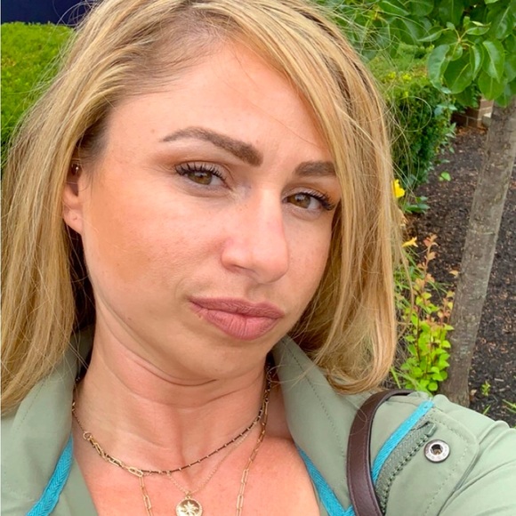 Meet your Posher, Sara - Picture 3 of 4